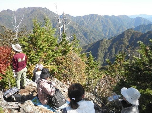 南天山登山と滝を楽しむ