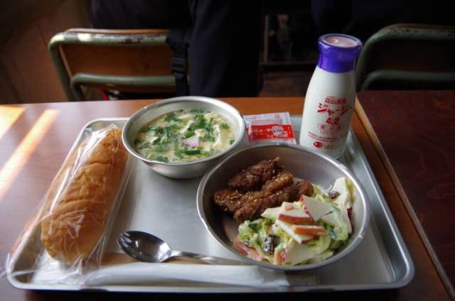 旧遷喬尋常小学校　なつかしの学校給食（5月）