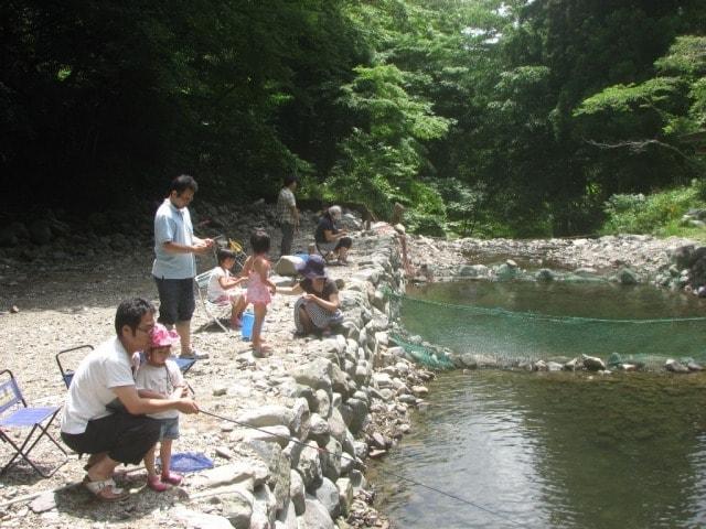 杣の里夏休みイベント「渓流釣り体験」