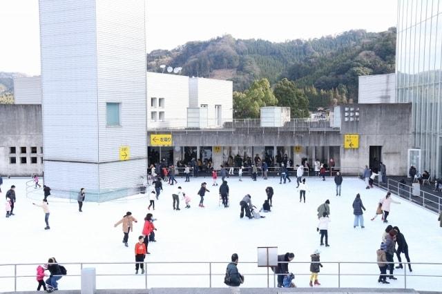 コアやまくにアイススケートオープン
