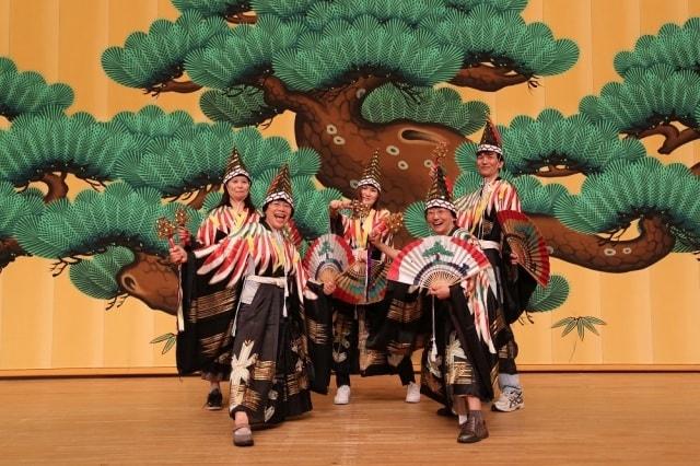 国内有数の古典芸能劇場「ルネッサながと」舞台裏体験ツアー（山口県）の観光イベント情報｜ゆこゆこ