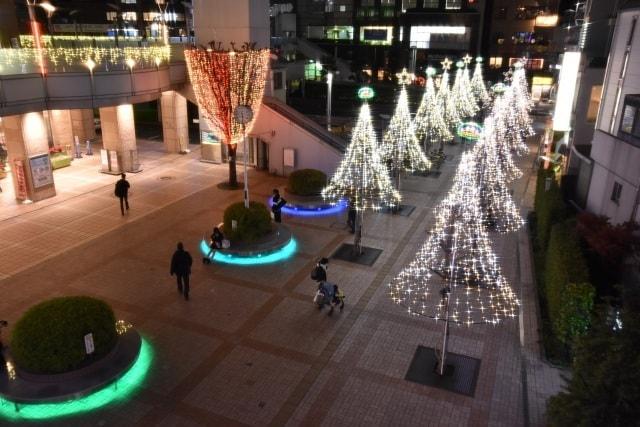 志木駅東口駅前広場のイルミネーション