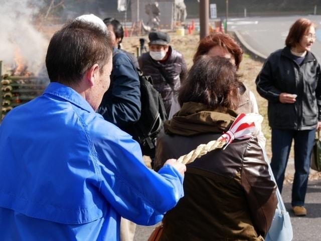 てっちりこ祭り ～みずの郷奥津湖のとんど～