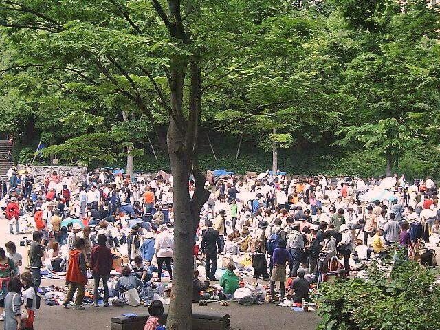 新宿中央公園ビッグフリーマーケット（2月）
