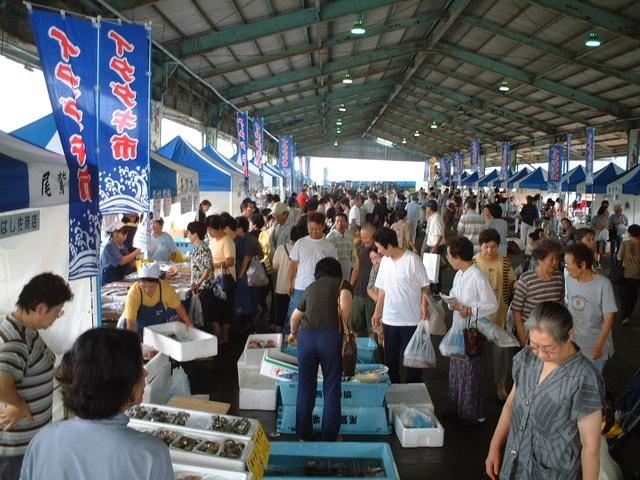 尾鷲イタダキ市（6月）