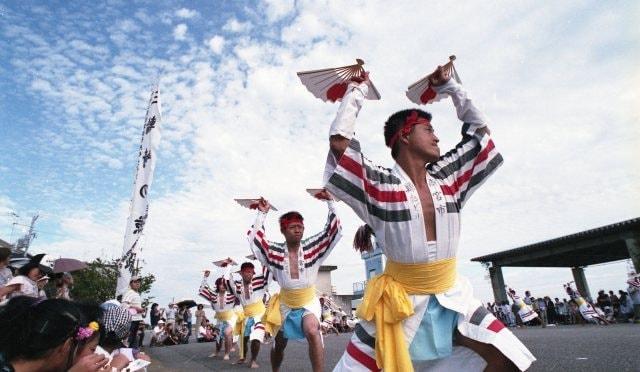 三輪崎八幡神社例大祭（三輪崎の鯨踊り）