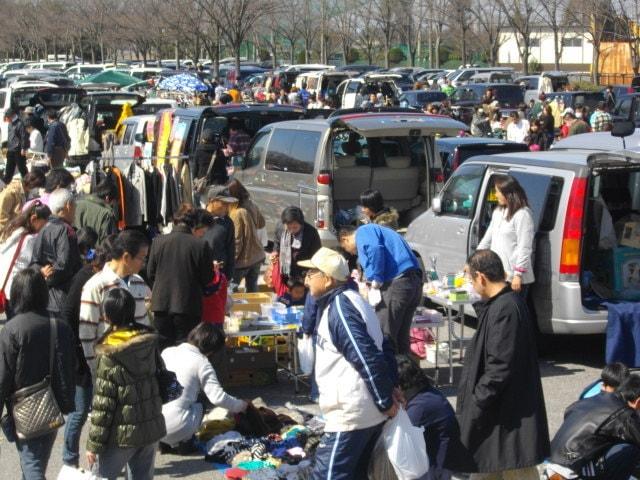 越谷しらこばと水上公園　フリーマーケット（12月）