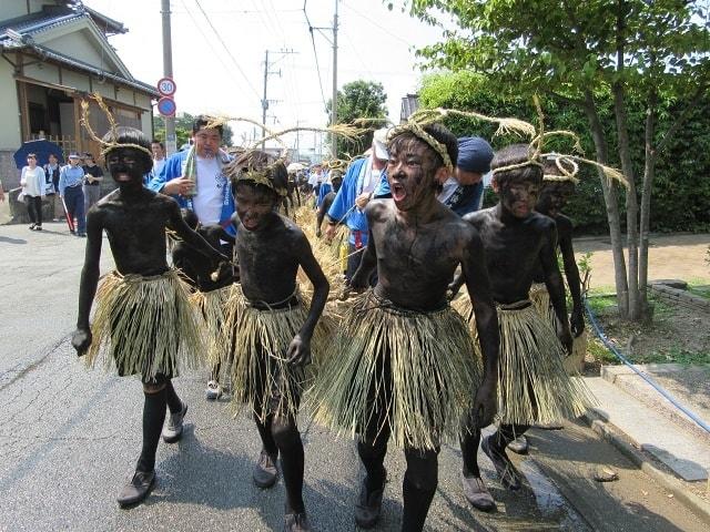 久富観音堂 盆綱曳き