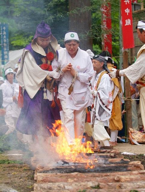 三徳山秋会式　炎の祭典