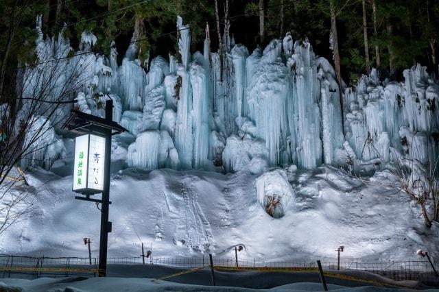 福地温泉・青だるライトアップ