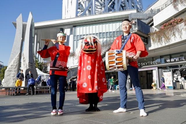 獅子舞のお出迎え