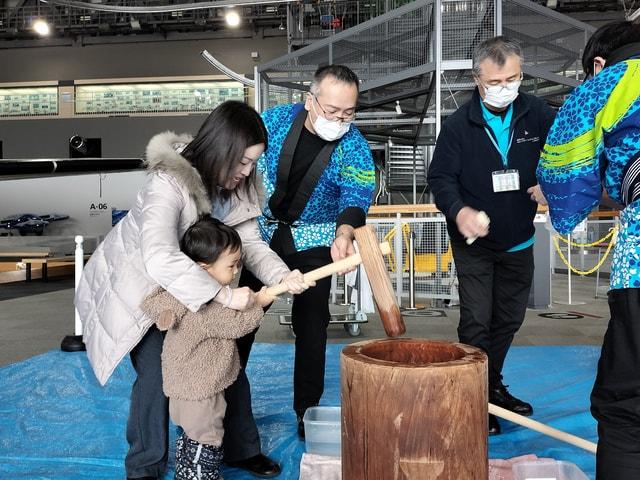 正月イベント　みんなでもちつき