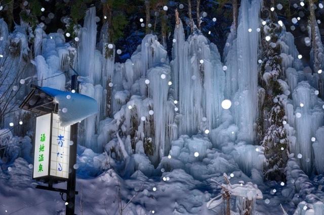 福地温泉　青だるライトアップ