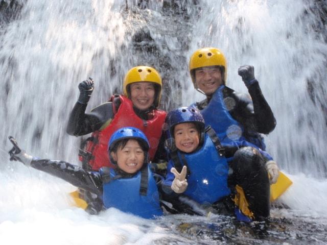 碓氷 軽井沢「キャニオニング」川遊びアドベンチャー！アウトドア 自然体験
