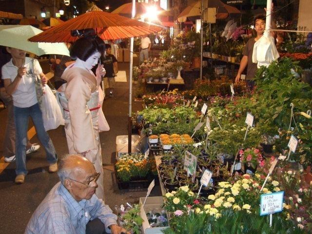 お冨士さんの植木市