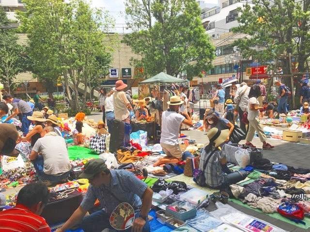 フレンテ笹塚駅前広場フリーマーケット（6月）