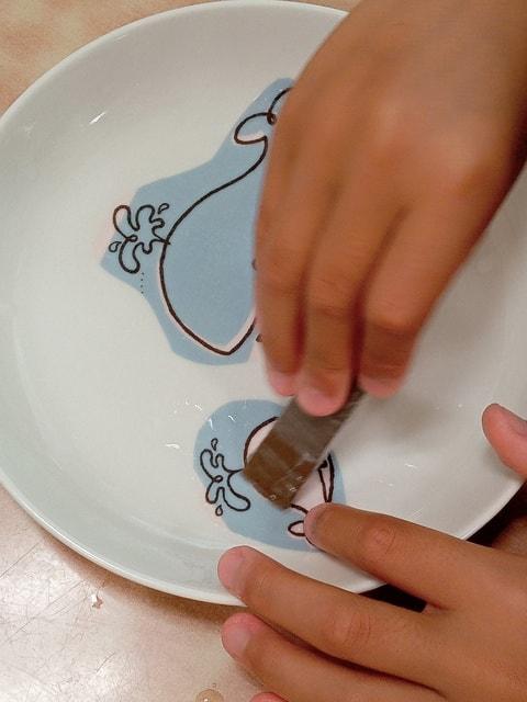 夏休み社会見学「工場見学とオリジナル転写で食器づくり」