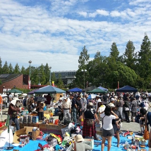 花博つるみ緑地フリーマーケット（7月）