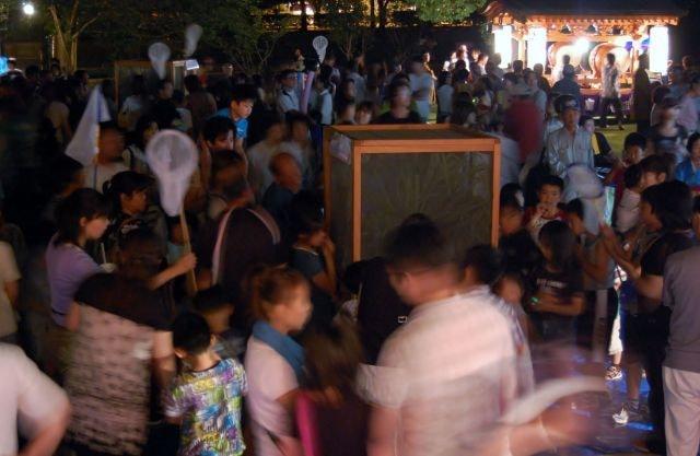 きぬ川ふれあい広場ホタル祭り