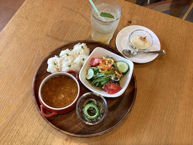 カフェで大人の料理教室