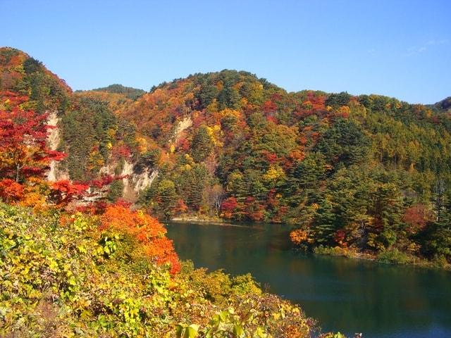 【紅葉・見ごろ】綱取断層・和賀の松島周辺