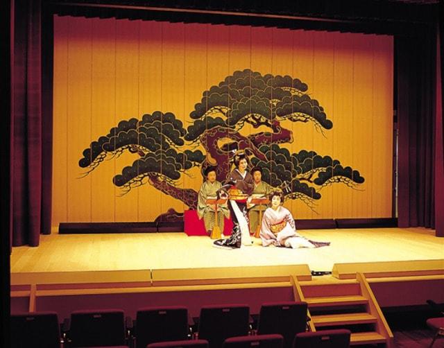 新春山中座舞台開き 舞初め鑑賞会