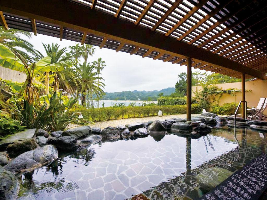 部屋数は？露天風呂からの景色は？大人のための「おこもり宿」の探し方