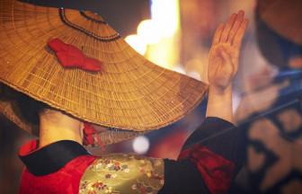 【ご当地ライター】日本三大盆踊り！篝火を焚き、顔を隠して踊る「西馬音内盆踊り」に酔う