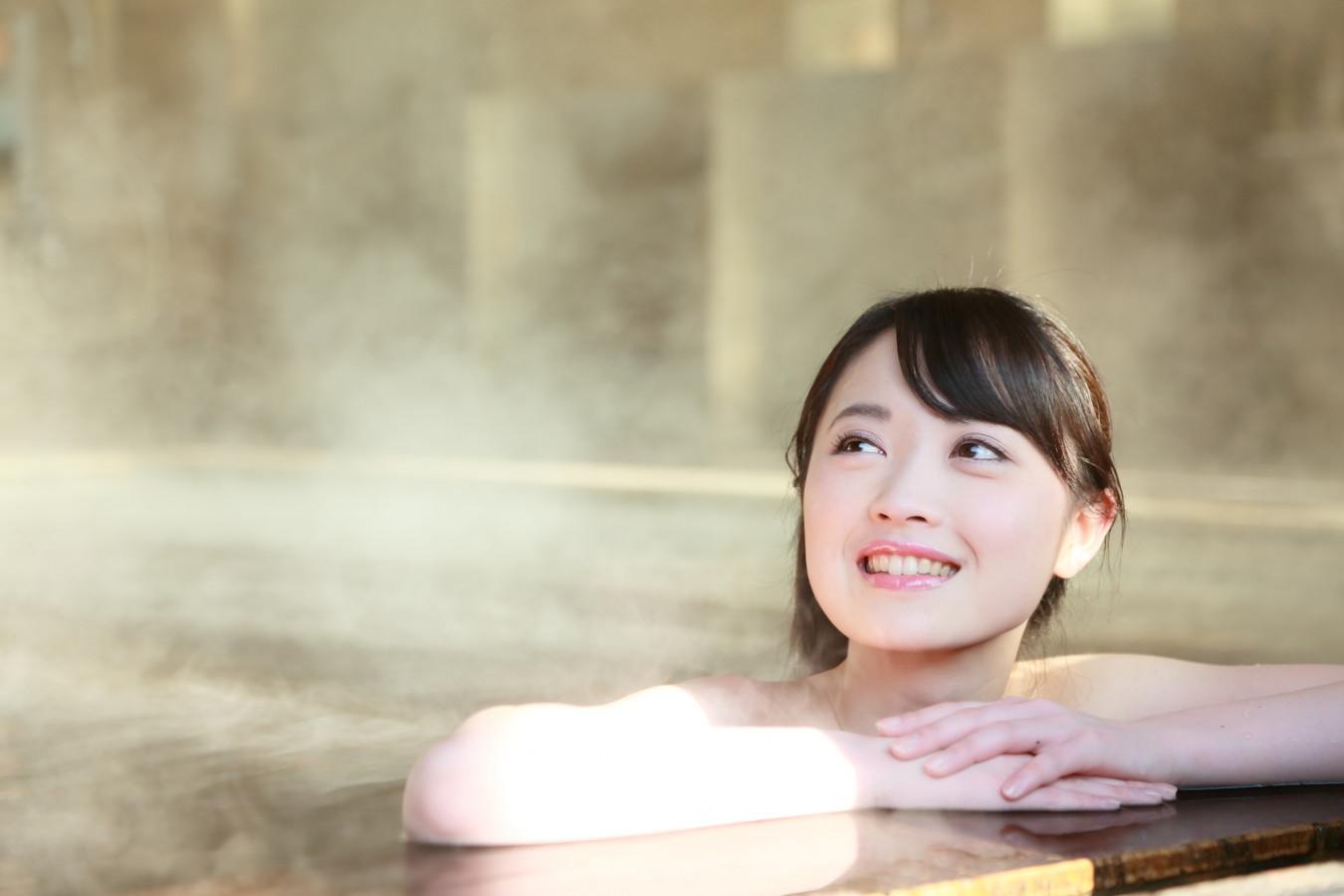 「美肌効果の高い温泉」はどこ？泉質別に紹介!!