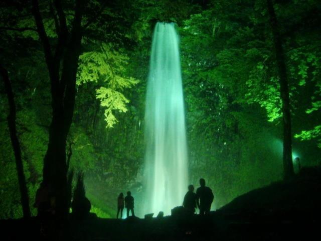 玉簾の滝　ライトアップ